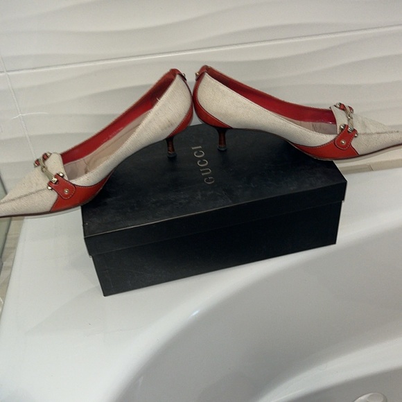 Authentic Gucci kitten heels - Picture 2 of 9